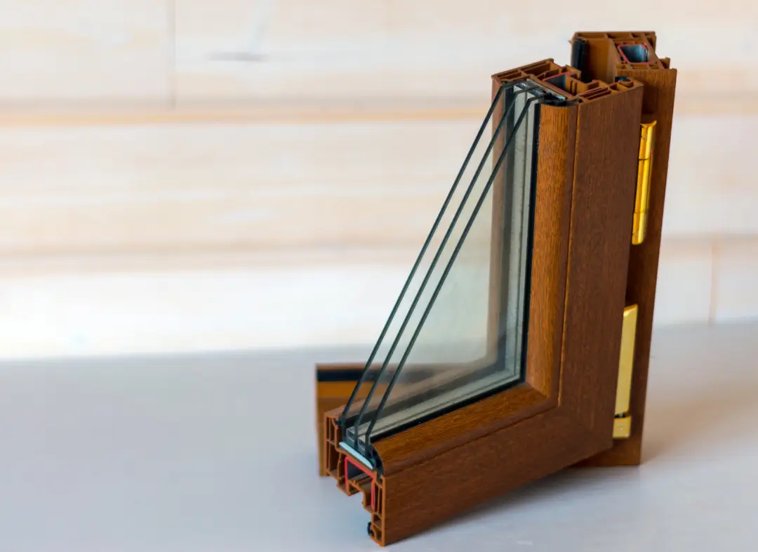 Installation de fenêtre en bois sur mesure Sérignan